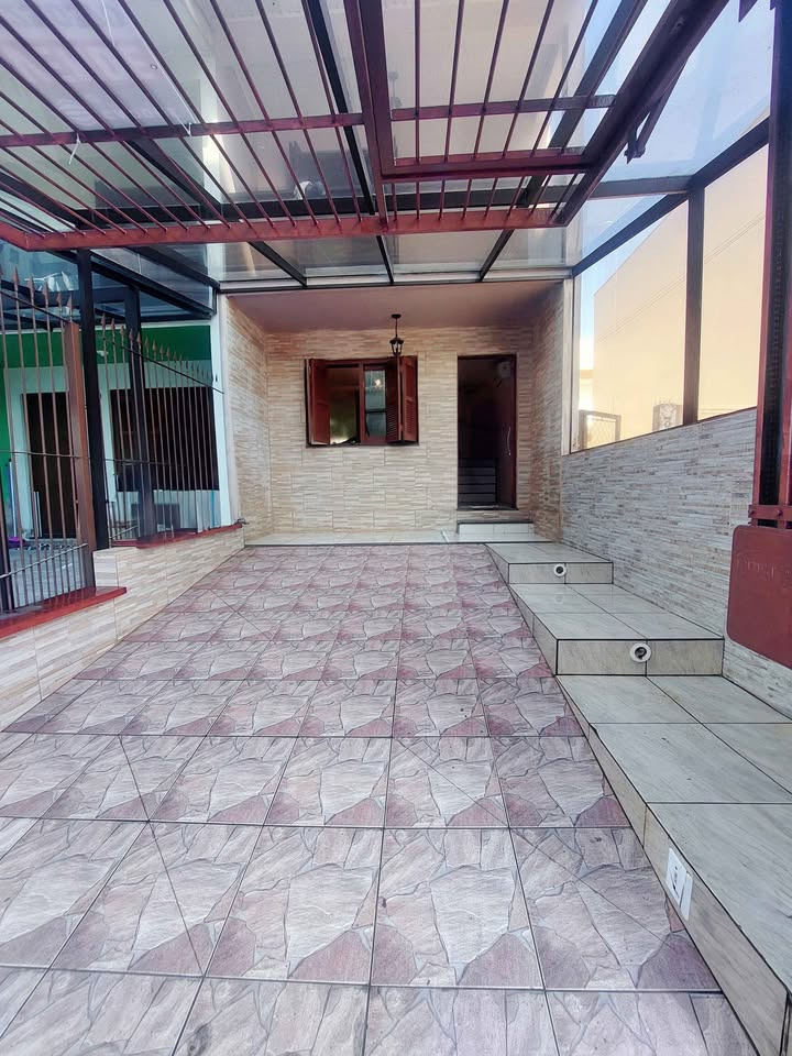 Sobrado Individual com Sacada